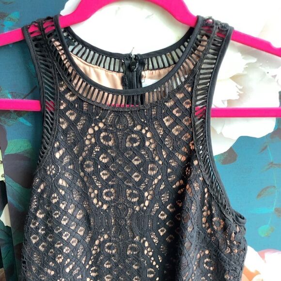 Lovers & Friends Black Lace Dress - Picture 4 of 6